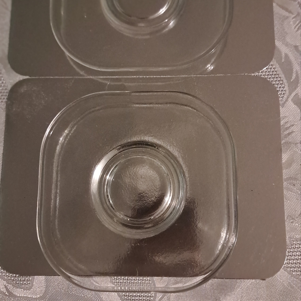 2 6 inch saucers